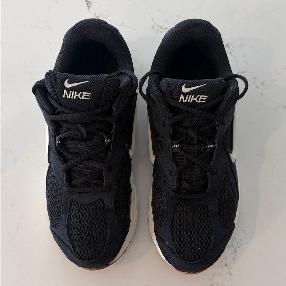 Nike V5 Runner Men's Size 9.5 Women's Size 11